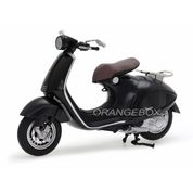 Vespa 946 New Ray 1:12 Preto