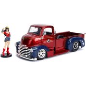 Miniatura - Carro - 1952 Chevrolet Coe Pickup e Mulher Maravilha -1:24 - Jada