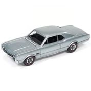 AUTO WORLD VINTAGE MUSCLE 1/64 - 66 OLDSMOBILE 442