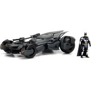 Miniatura - Carro - Batmobile 2017 - Com Figura - 1:24 - Jada