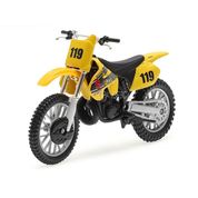 Suzuki RM250 Maisto 1:18