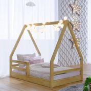 Quarto Infantil Retrô Guarda Roupa 3 Portas Cômoda 4 Gavetas com Porta Ludmila Cama Casinha Montessoriano Duda Branco Fosco com Bétula Carolina Baby