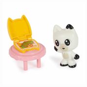 Casa Mágica da Gabby - Mini Figura com Acessórios - Pandy Paws e Mesa - Sunny