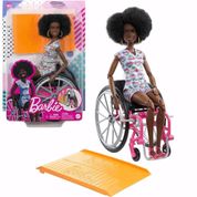 Boneca Barbie com Cadeira de Rodas Negra 3+ HJT14 Mattel