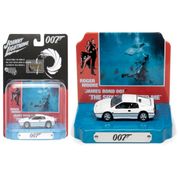 1976 Lotus Esprit S1 - 007 The Spy Who Loved Me (1977) - Silver Screen Machines - 1/64 - Johnny Lightning