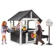 Casinha de Madeira JOYMOR para Crianças ao Ar Livre com Pia, Mesa de Piquenique, Caixa de Correio e Suporte para Vasos de Flores - Cinza/Branco